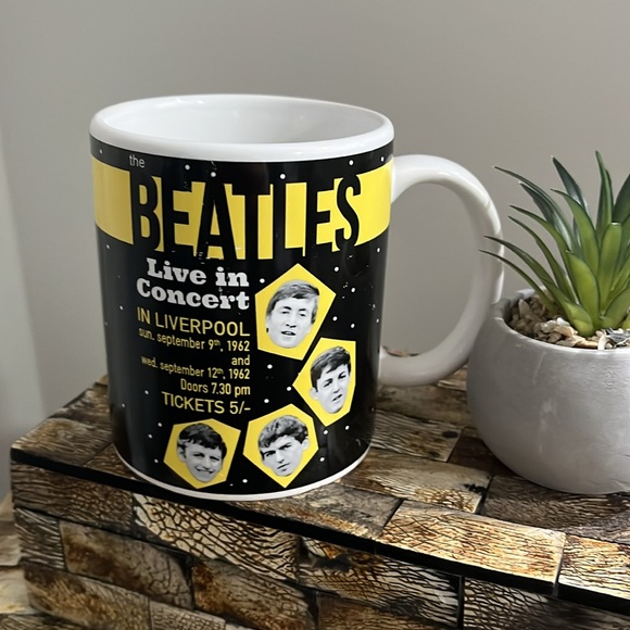 NEW VINTAGE The Beatles Live In Concert In Liverpool 1962 Mug - Picture 8 of 9